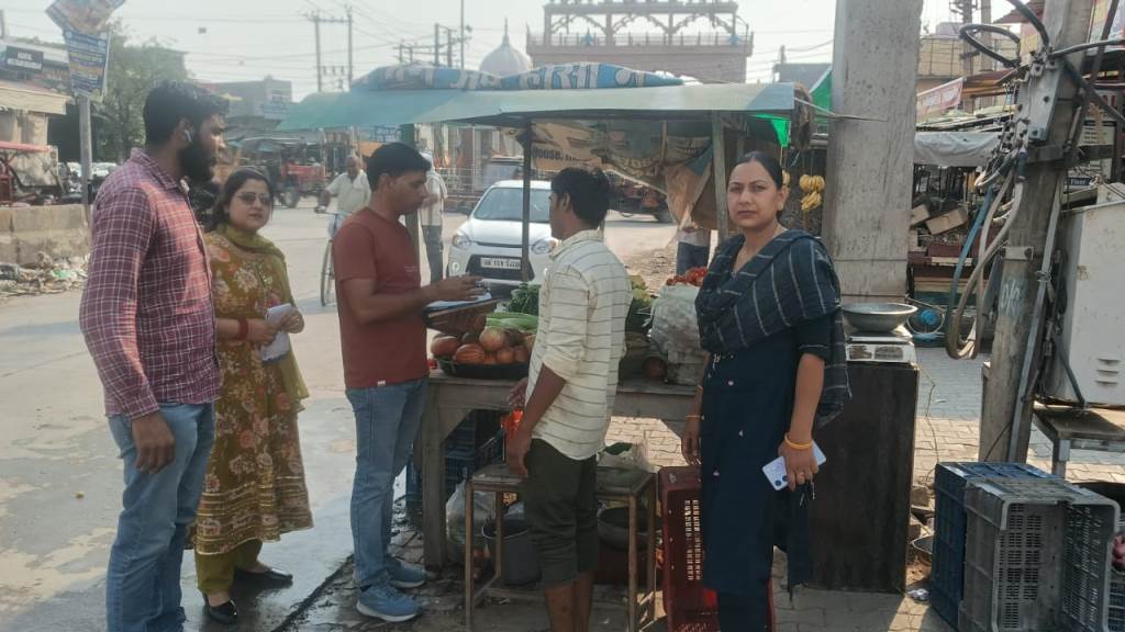 Municipal Councils Special Sanitation Drive on Jind Road Challans Issued to Five People for Littering
